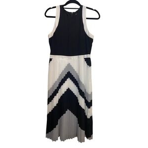 Banana Republic Black/White/Gray Pleated Sleeveless Midi Dress Size‎ 4